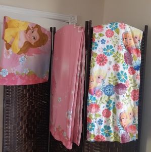 Disney princess set of 2 sheets for single bed and